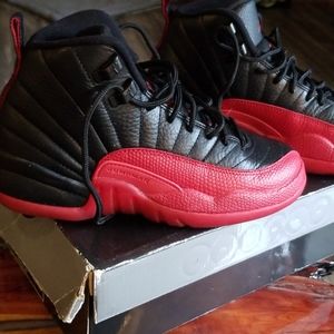 Jordan Flu Games size 3.5 youth